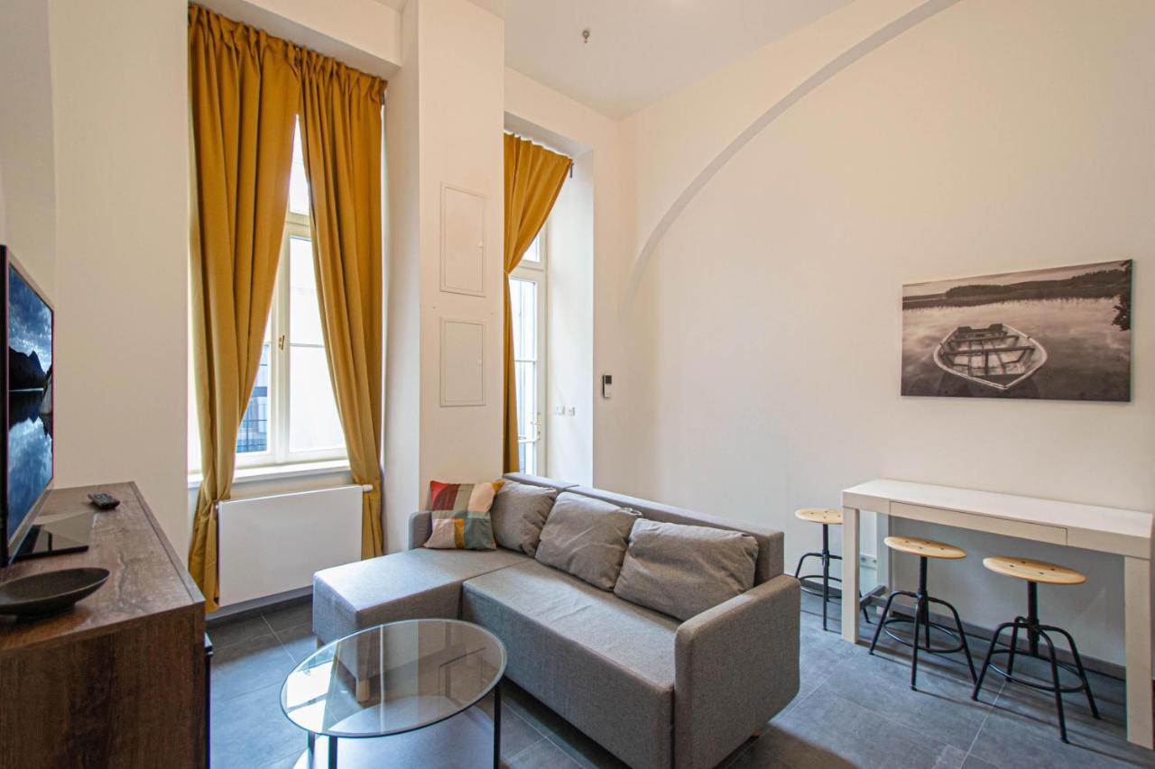 Main Train Station Apartment Close To The The Main Square! Prag Eksteriør billede