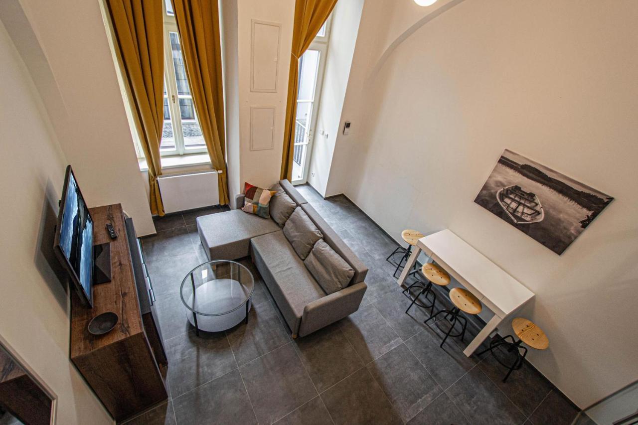 Main Train Station Apartment Close To The The Main Square! Prag Eksteriør billede