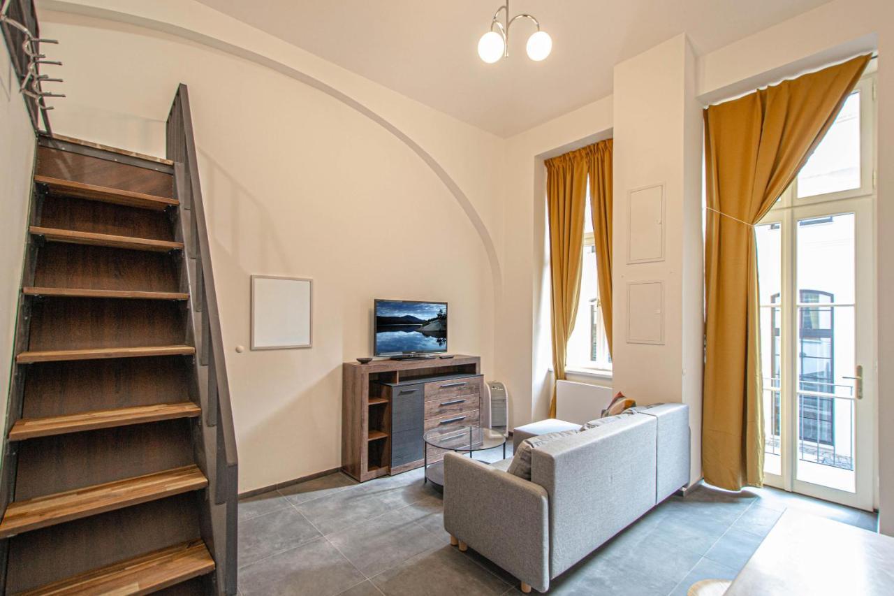 Main Train Station Apartment Close To The The Main Square! Prag Eksteriør billede